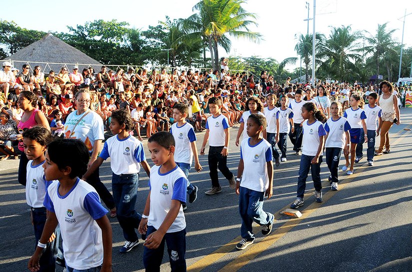 Emancipação Política: Semed participa de Desfile Cívico