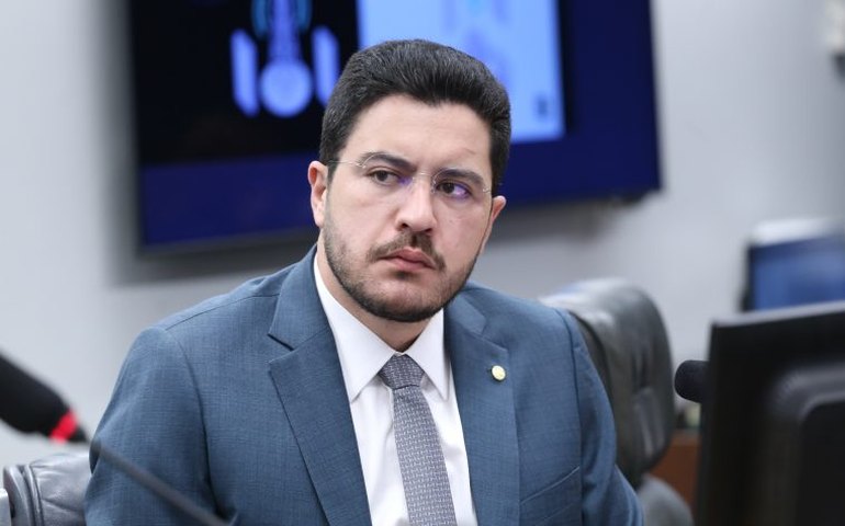 Debatedores defendem aprovação de projeto que amplia proteção de crianças e adolescentes no ambiente digital