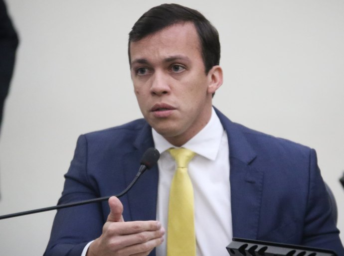 Delegado Leonam critica utilização da inteligência artificial e cobra nomeação de policiais militares