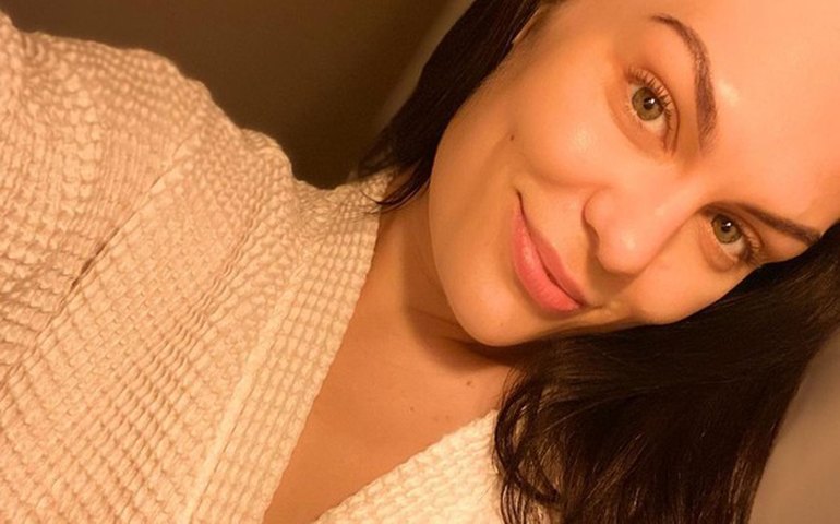 Jessie J descobre doença na véspera do Natal, após acordar sem audição