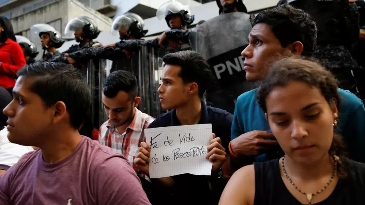 Aliado de Maduro manifesta otimismo em coletiva de imprensa