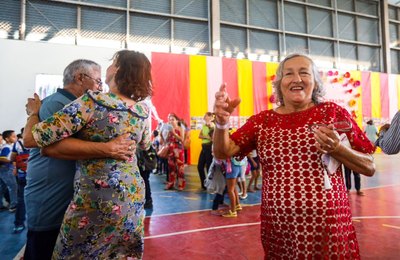 Com direito a desfile, Arapiraca promove mais uma edição do Baile da Primavera