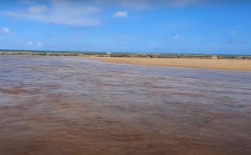 Corpo é encontrado por pescador ﻿ao puxar rede na Praia de Tabuba