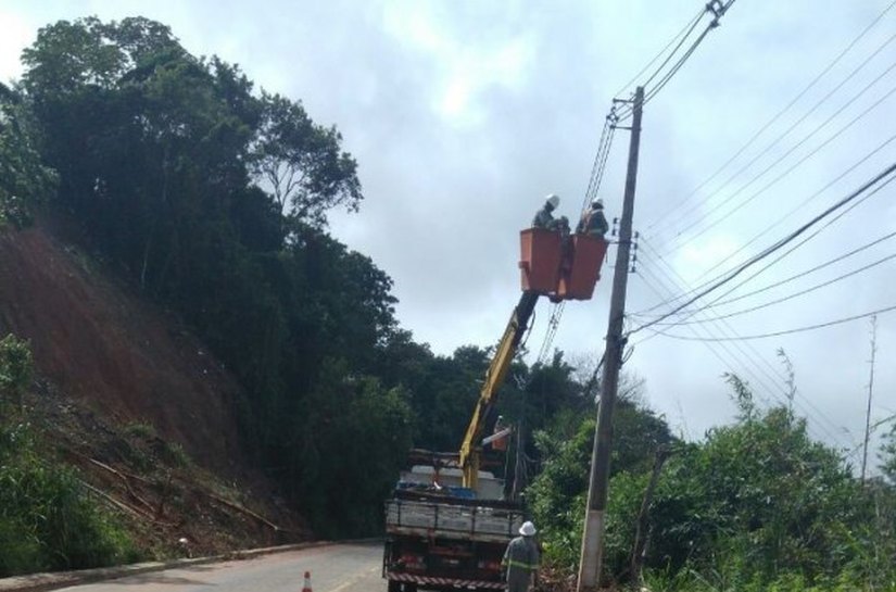 Chuvas: iluminação pública no bairro de Fernão Velho é recuperada pela Sima