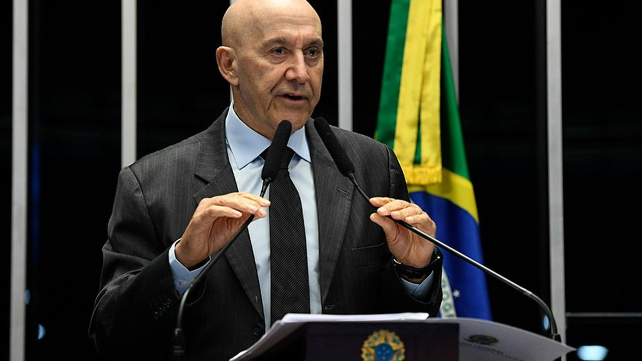 Confúcio Moura defende parceria para combater a violência nas escolas