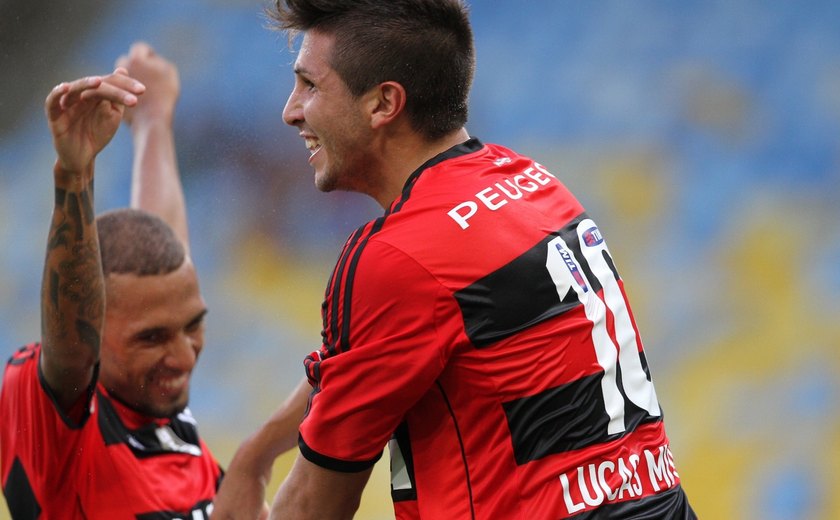 Flamengo vence por 5 x 3 e volta a encarar a Cabofriense
