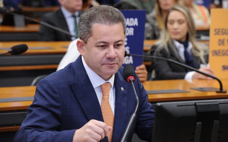 Comissão de Constituição e Justiça aprova regras para registro e propriedade de meteoritos que caem em solo brasileiro