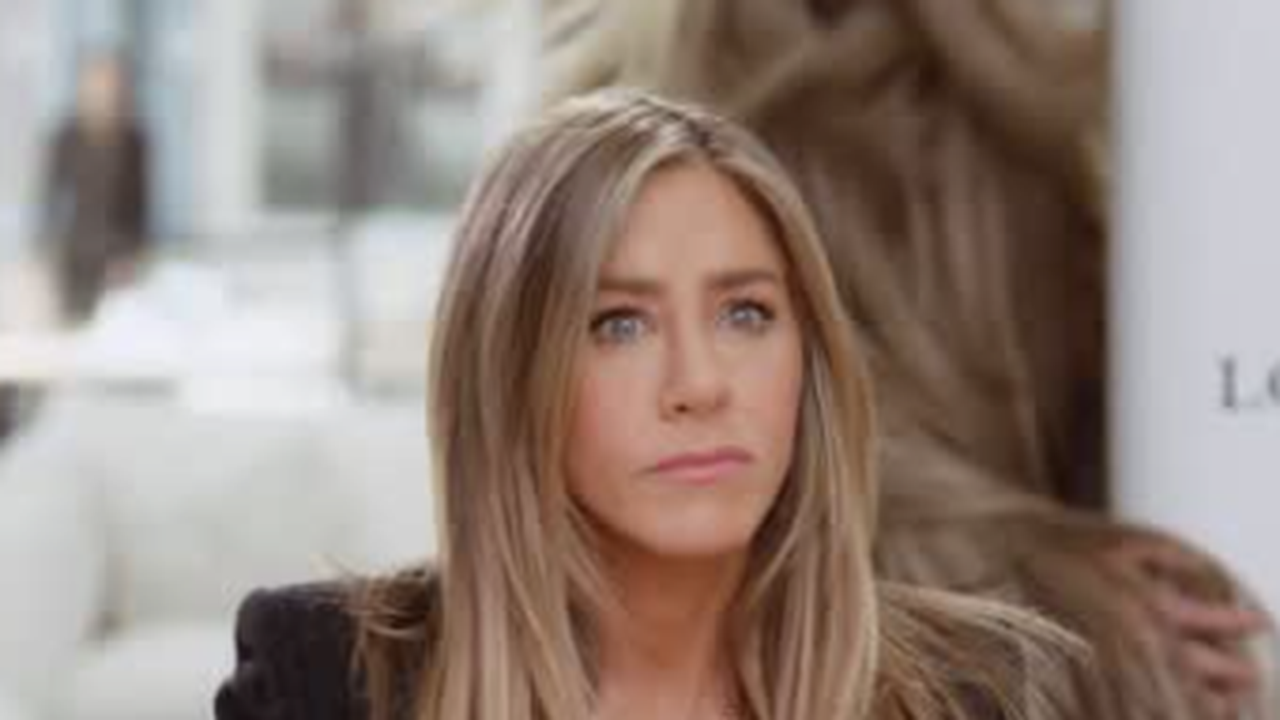 Água morna com limão, ovos e nada de lipo: o segredo para Jennifer Aniston alcançar um abdômen 'inacreditável'