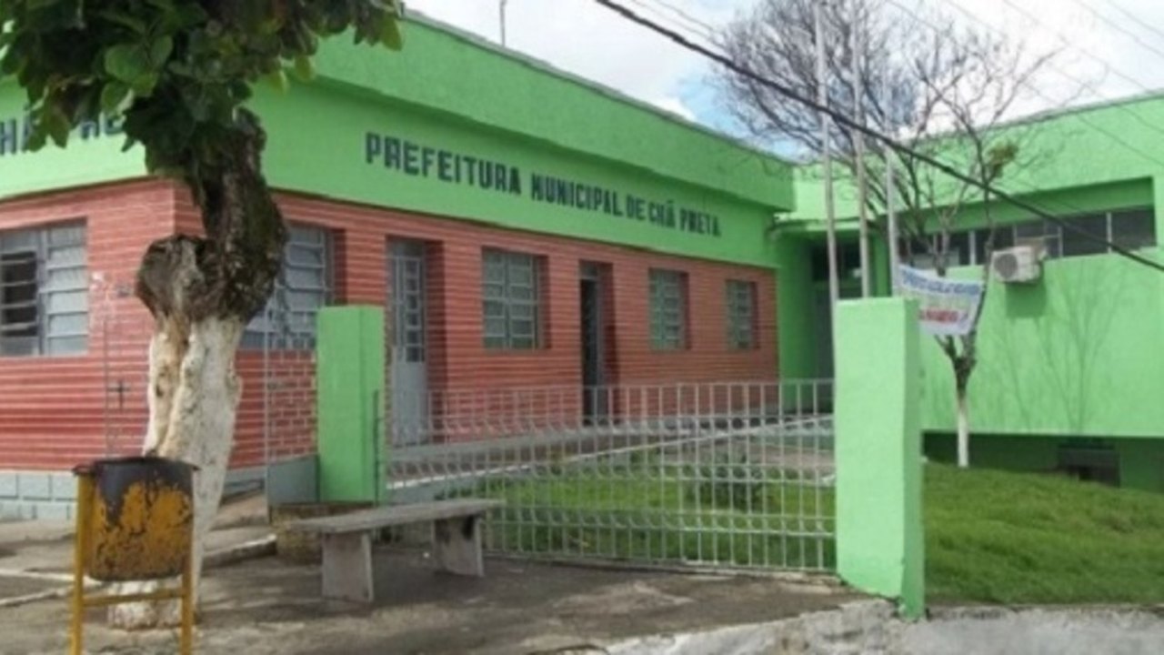 MPC/AL protocola representação contra ex-prefeita de Chã Preta pelo não repasse das parcelas de empréstimos consignados