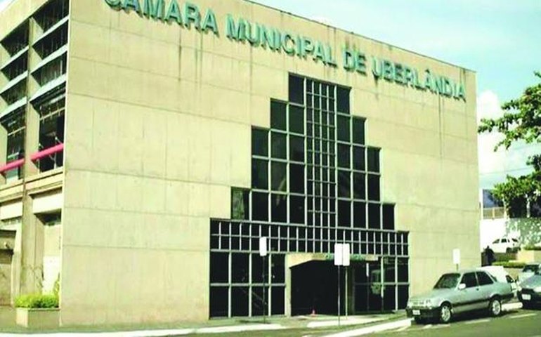 Vereadores de Uberlândia são soltos, mas não podem retomar mandato