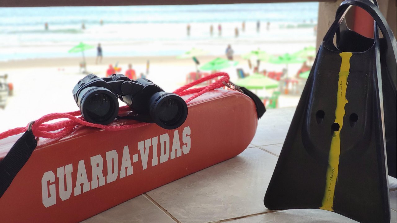 Quatro  vítimas de afogamento são resgatados na Praia do Francês