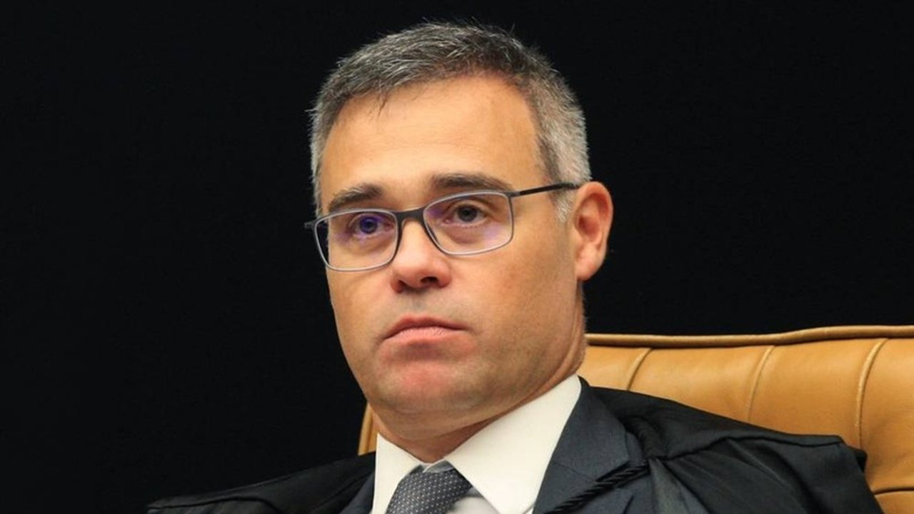 STF retoma julgamento do orçamento secreto com voto de André Mendonça
