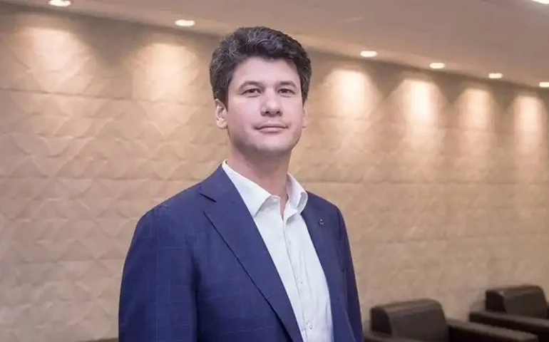 'Problema do BNDES não é matar um leão por dia, é desviar das antas', diz Mercadante 