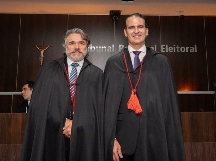 Juízes federais tomam posse como desembargadores eleitorais do TRE