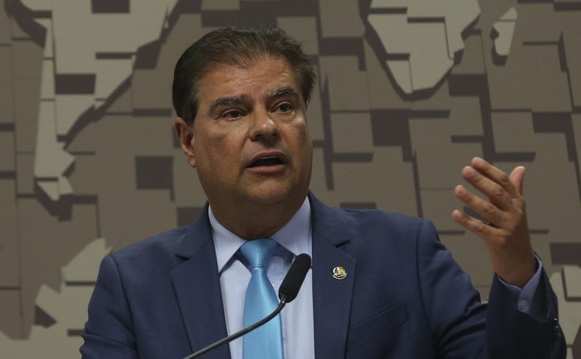 Senadores brasileiros buscam diálogo sobre tarifas impostas por Trump