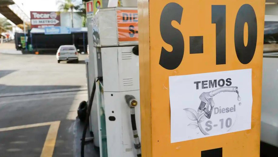 Pacote para conter alta dos combustíveis inclui subsídios e isenções