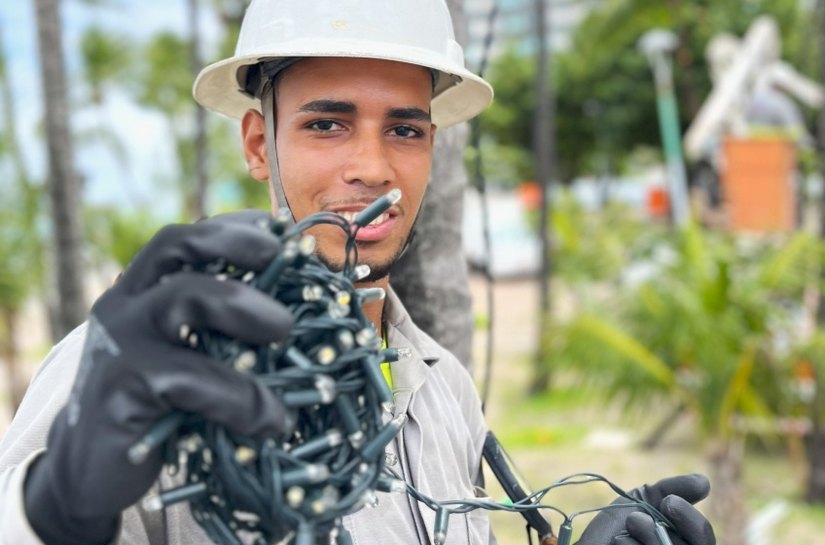 Iluminação cênica na orla de Maceió ganha reforço visando eventos de fim de ano