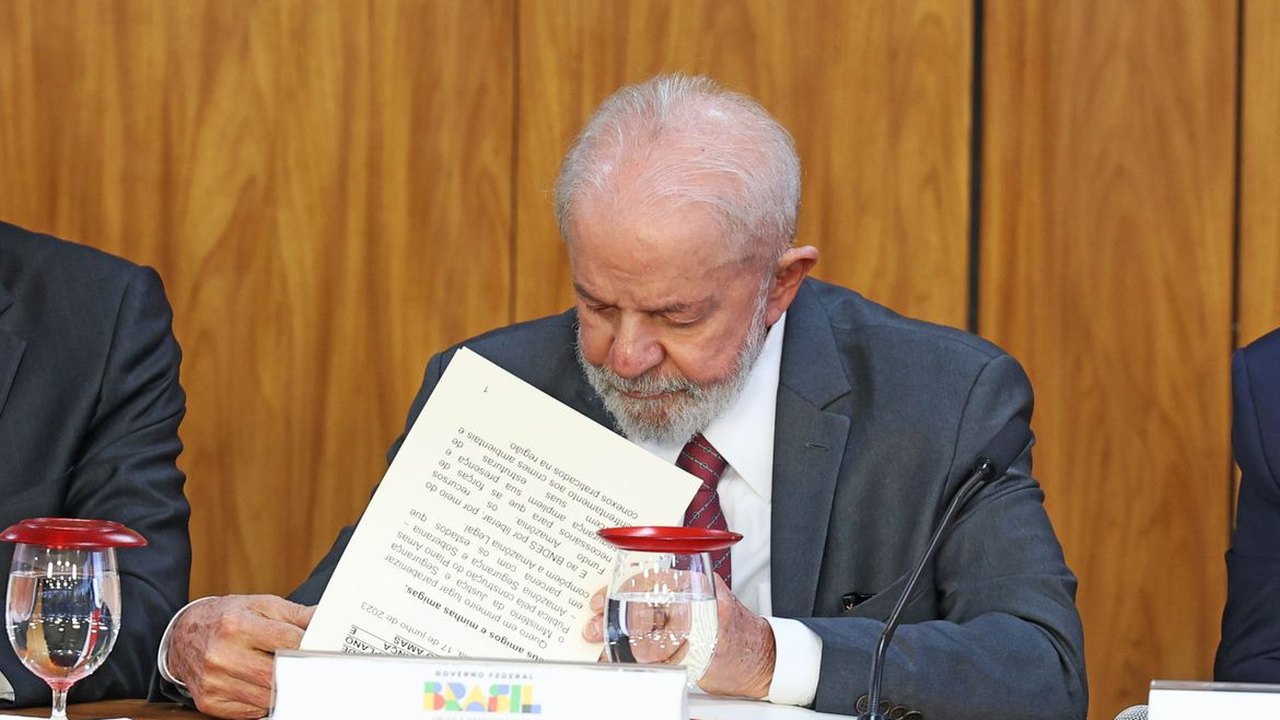Lula veta lei que reconheceria estágio como experiência profissional