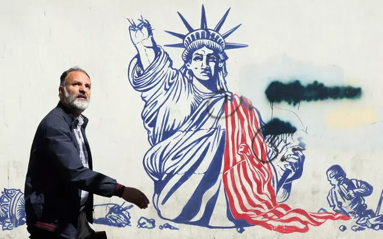 Irã apresenta proposta aos EUA para reabrir Ormuz e encerrar guerra, diz mídia