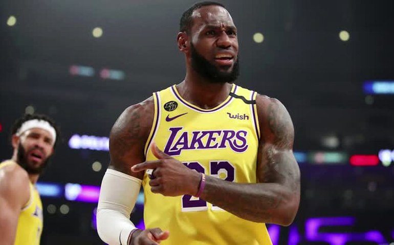 Em péssima noite ofensiva, Lakers perdem para o Thunder na NBA