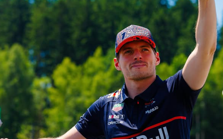 Verstappen enterra rumores e confirma permanência na Red Bull para 2026