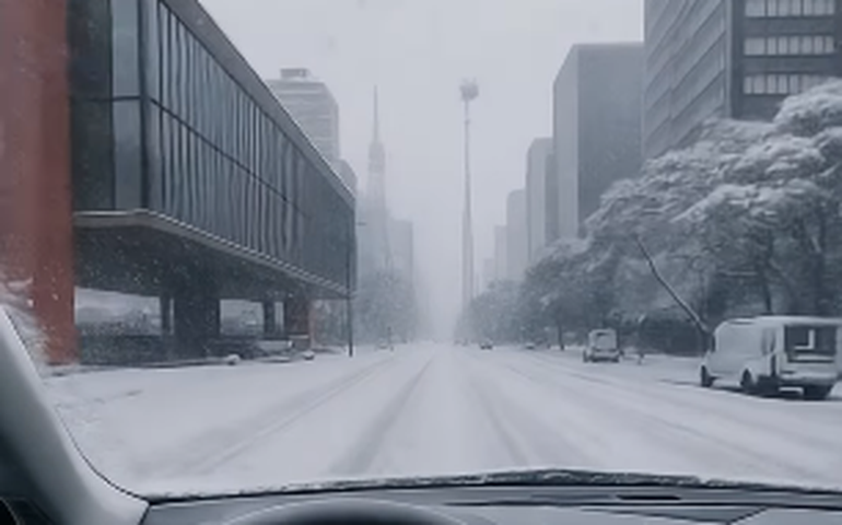Neve em SP? Vídeo fake com IA mostra Masp e outros pontos da cidade cobertos de gelo