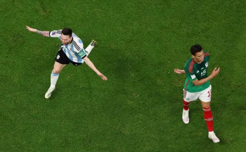 Messi marca, Argentina bate o México e respira na Copa do Mundo