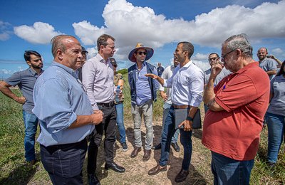 Órgãos realizam visita em antigo vazadouro da Cruz das Almas 