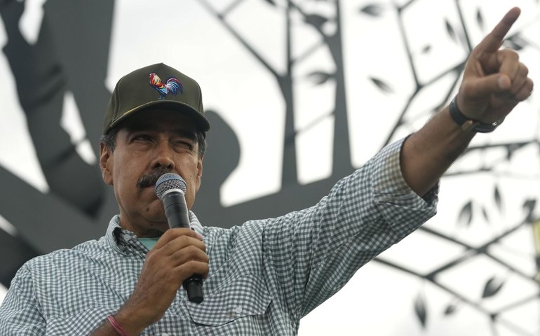 'Não conseguiram, nem conseguirão': Maduro responde a ameaças dos EUA