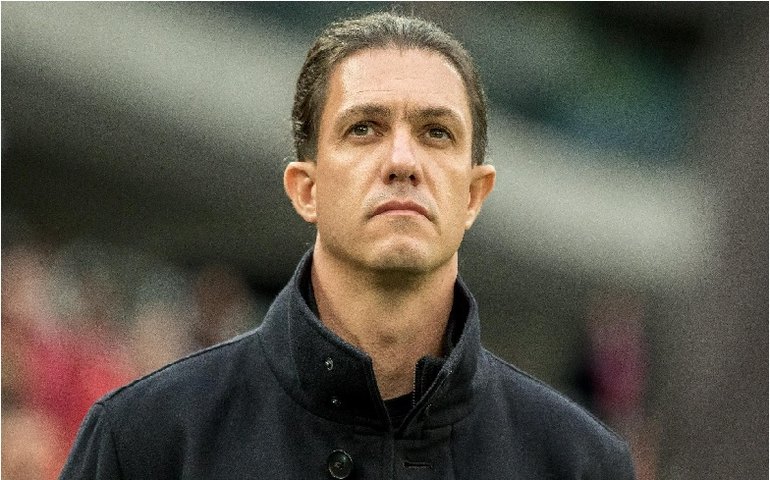 Vasco anuncia Barbieri como treinador e terá Abel Braga como diretor técnico