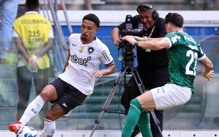 Palmeiras repete velhos erros, empata com o Botafogo na estreia do Brasileirão e é vaiado