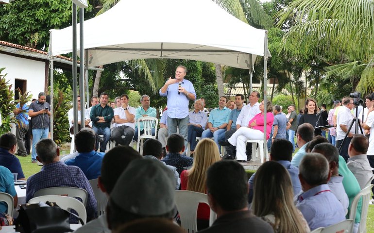 Após lançar Programa de Auxílio aos Ambulantes, Prefeitura de Jequiá consegue linha de crédito para microempreendedores