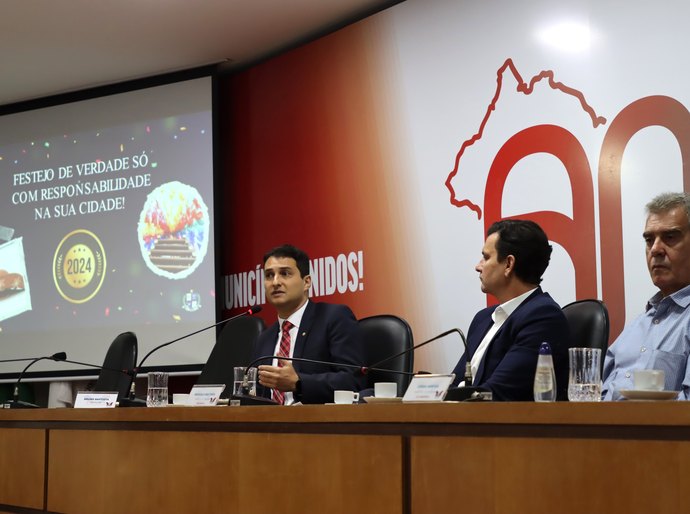 MP se reúne com prefeitos e reapresenta ferramenta para controle e transparência de gastos públicos com festividades
