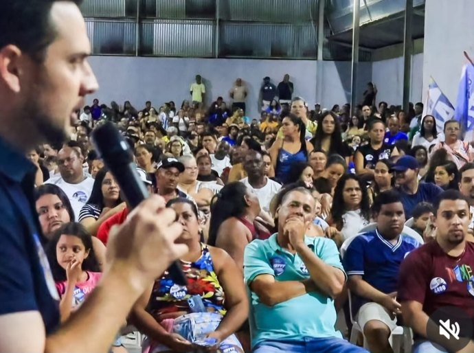 Nivaldo Albuquerque é recebido por centenas de pessoas em evento na Chã da Jaqueira e reforça bases de apoio em Maceió