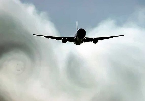 Passageiros trancam em banheiro bebê que chorava durante voo