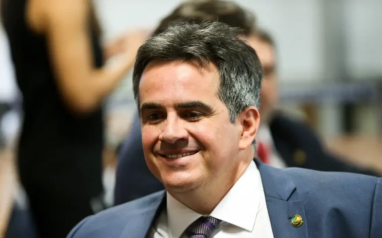 Eduardo Bolsonaro nos EUA foi prejuízo gigantesco para nosso projeto, diz Ciro Nogueira