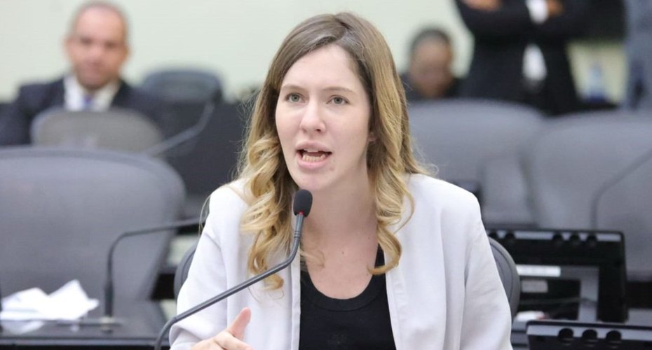 Cibele Moura propõe criação de atendimento específico para jovens usuários de vape em Alagoas