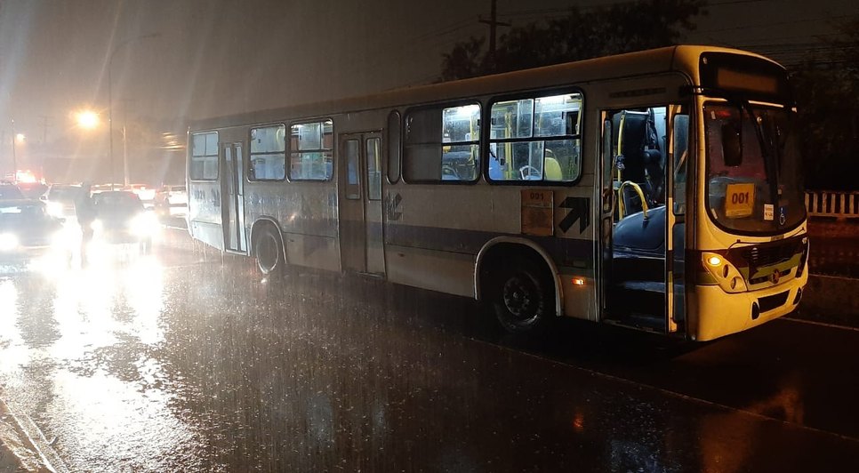 Ciclista morre após colidir com ônibus coletivo em Aracaju / Foto: Foto: CPTran/SE