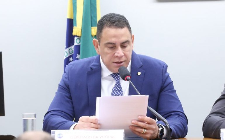 Projeto proíbe empresa com menos de dois anos de atuação de realizar pesquisa eleitoral