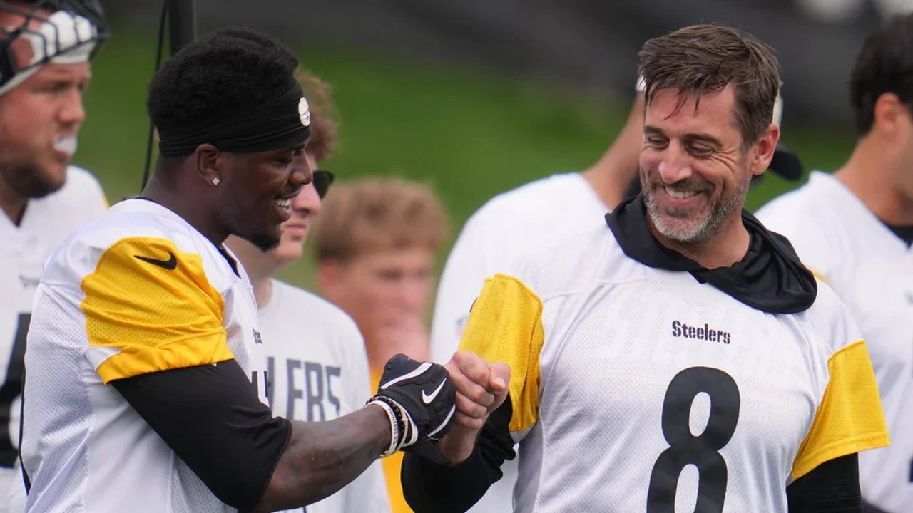 Aaron Rodgers, dos Steelers, gostaria que o jogo de pré-temporada de quinta-feira contra os Packers pudesse acontecer em Green Bay.