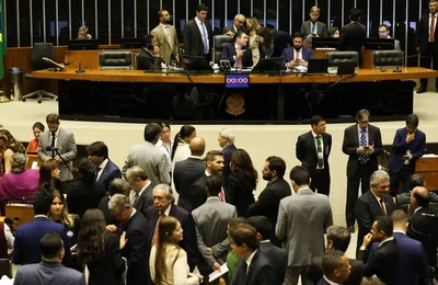 Câmara aprova ampliação gradual da licença-paternidade