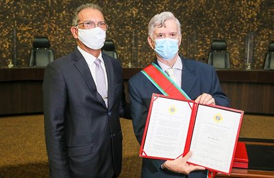 Klever Loureiro recebe Ordem do Mérito Judiciário do Mato Grosso do Sul