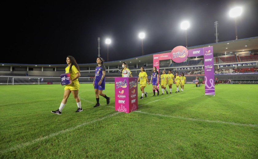 Abertura da Copa Rainha Marta tem jogos com goleada e placar apertado