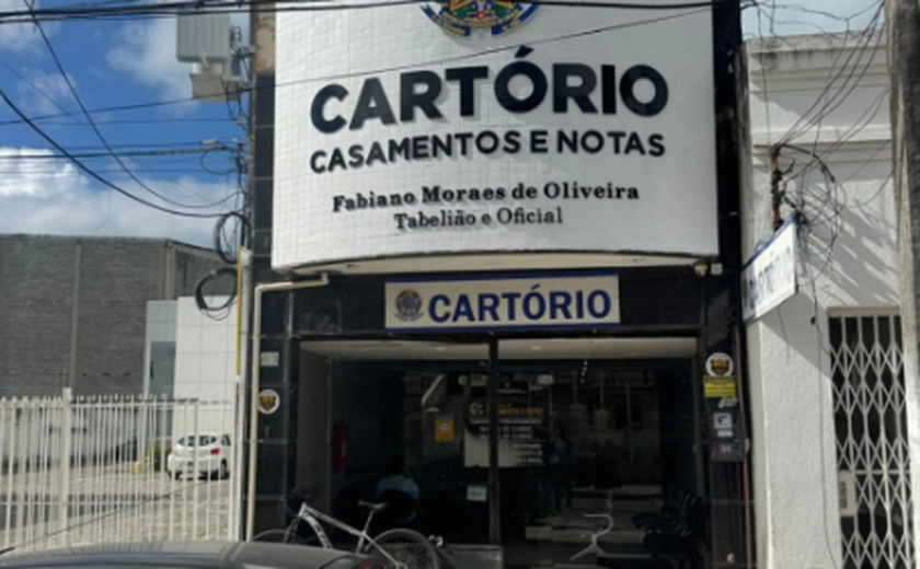 Mulher é presa após tentar golpe com documentos falsos em cartório de Maceió