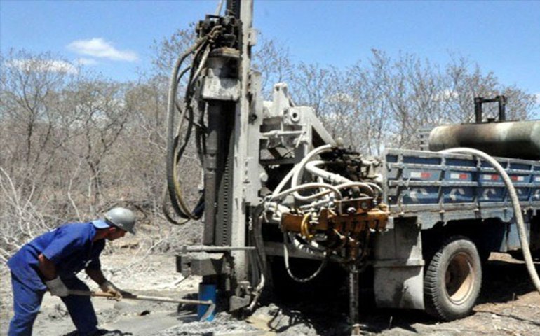 Poço perfurado em Batalha garante água para mais de 400 pessoas