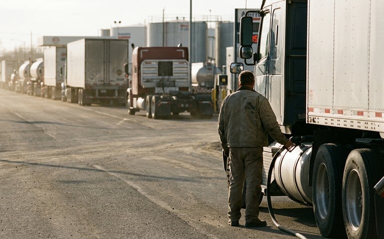 Governo libera crédito extra de R$ 10 bilhões para subvenção ao óleo diesel