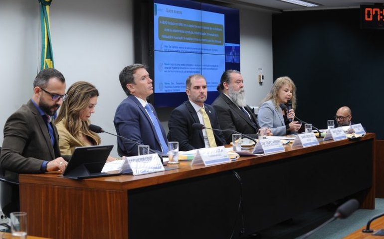 Especialistas pedem mais controle sobre venda de suplementos alimentares