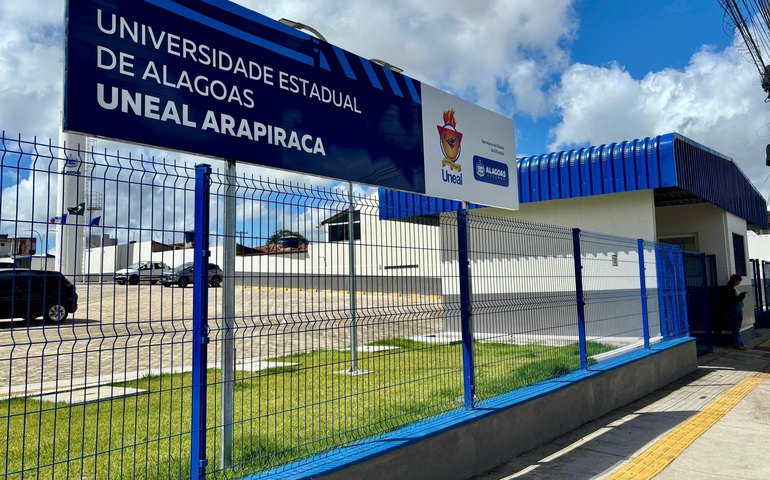 Governo de Alagoas inaugura sede própria da Uneal e 80ª Creche Cria em Palmeira dos Índios