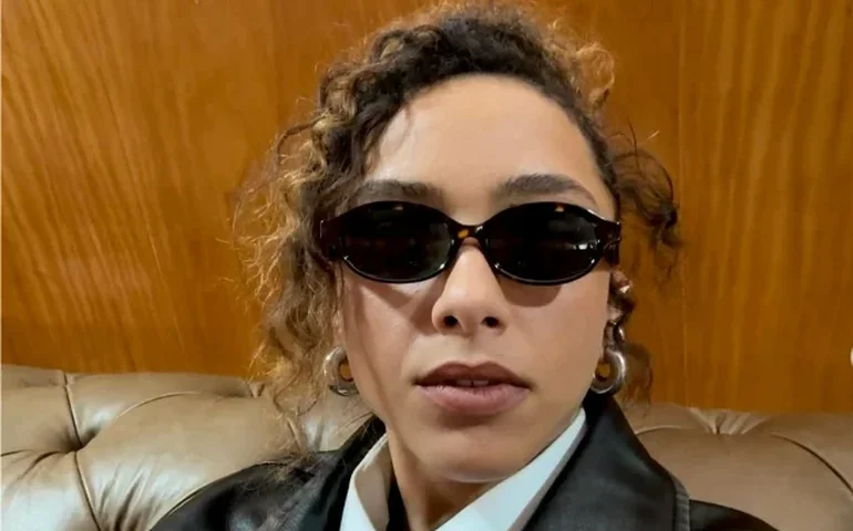 Alice Carvalho, de ‘O agente secreto’, fala sobre expectativa para o tapete vermelho do Globo de Ouro