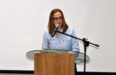 Aurélia Fernandes surge como voz da oposição em Arapiraca